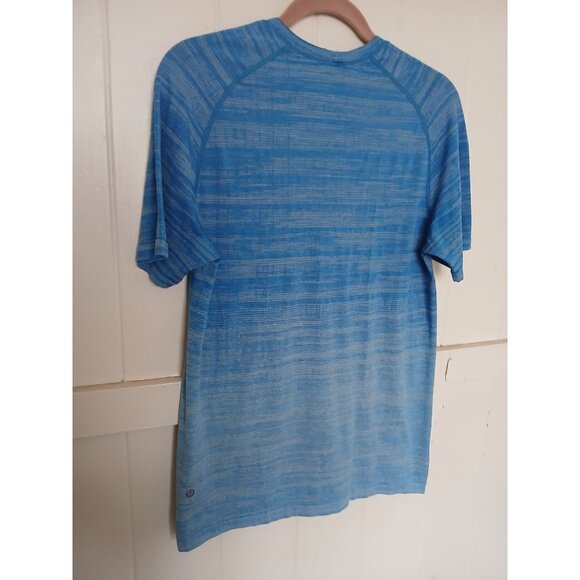 Lululemon Metal Vent Tech 2.0 Shirt Mens M Baltic Blue White Ombre Short Sleeve - Picture 6 of 12